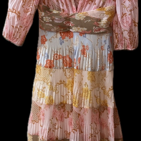 Chic Floral Pleated Midi Dress - Picture 1 of 11